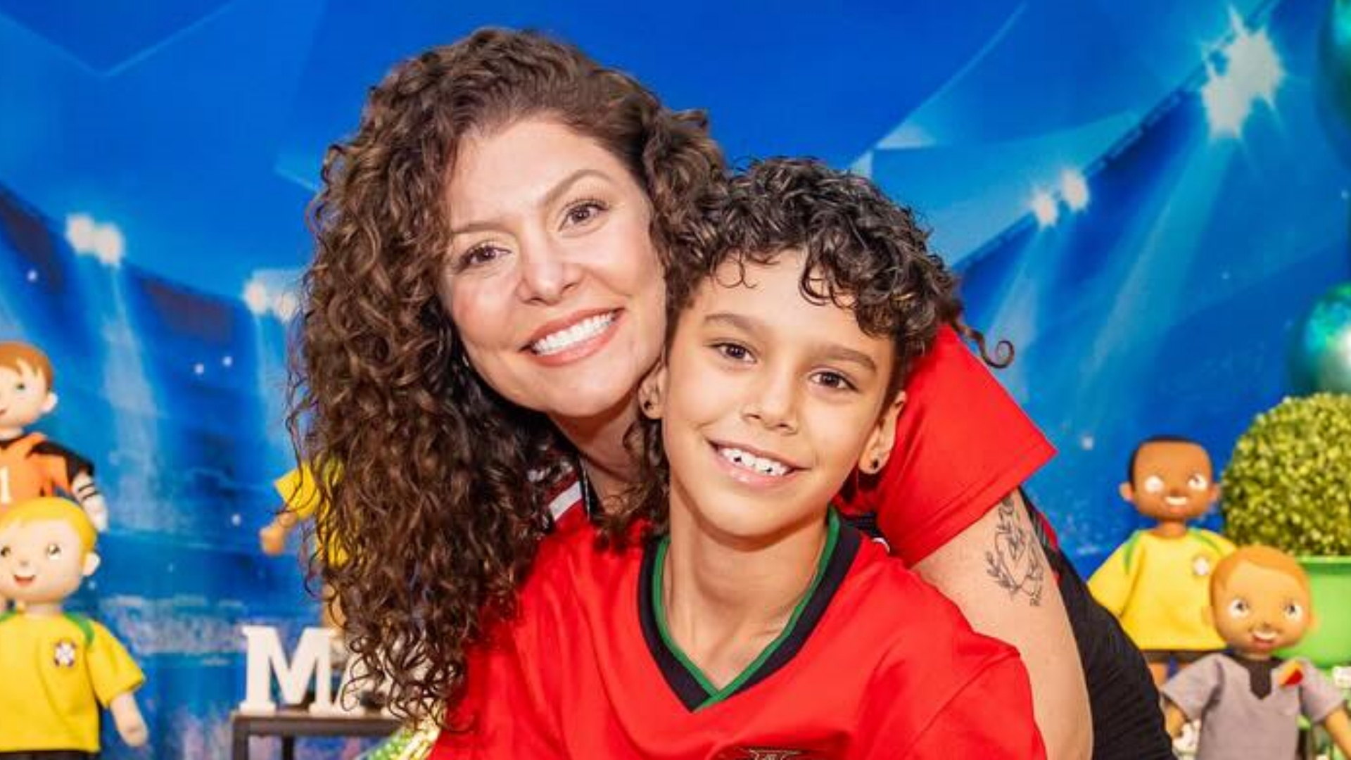 Bárbara Borges comemora aniversário do filho com festão