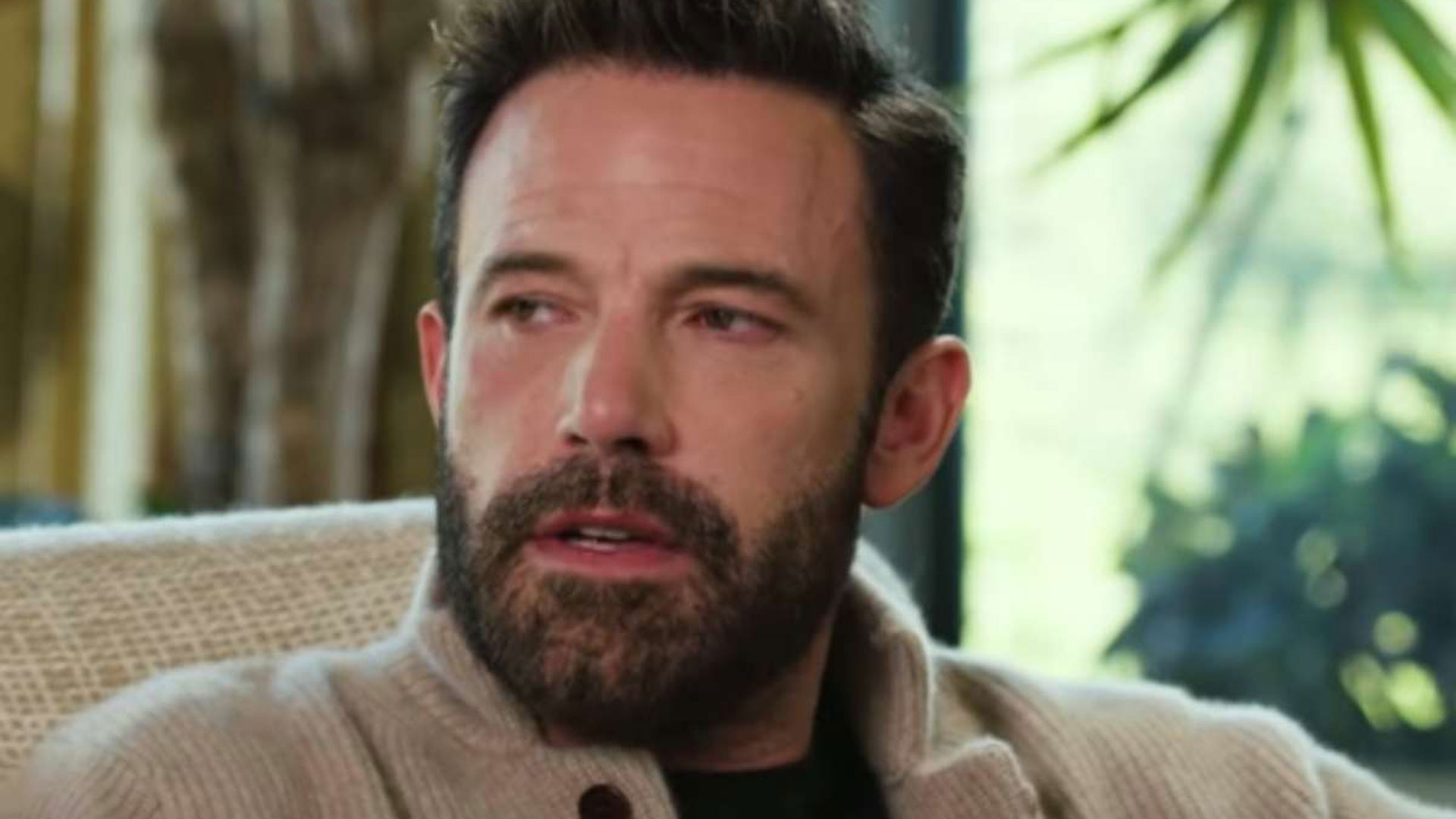Ben Affleck explica porque sempre está com a ‘cara fechada’ nas ruas