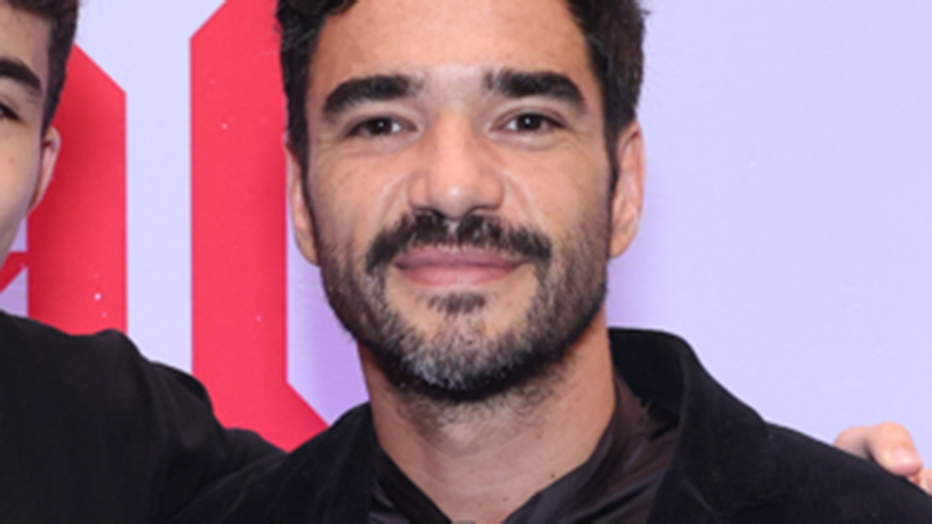 Ele cresceu! Filho caçula de Caio Blat surge mais alto do que o pai
