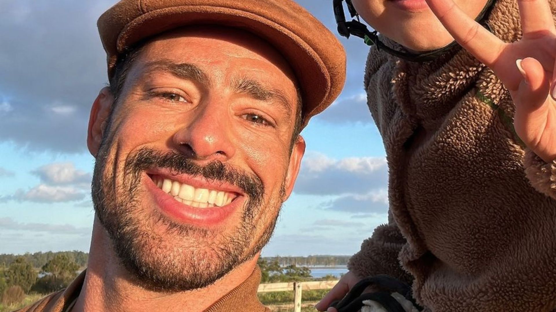 Cauã Reymond encanta seguidores em novas fotos com a filha, Sofia: “Paizão”