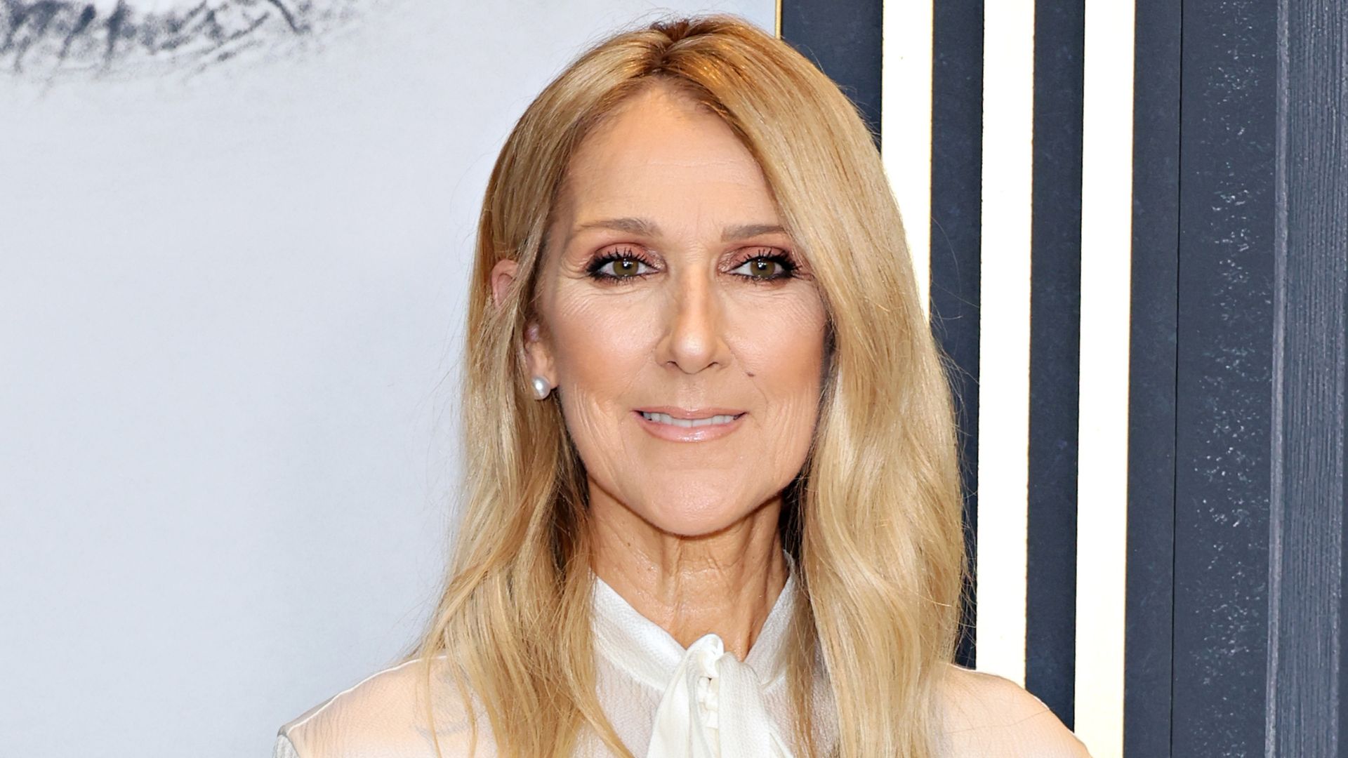 Céline Dion faz rara aparição pública na estreia de seu documentário