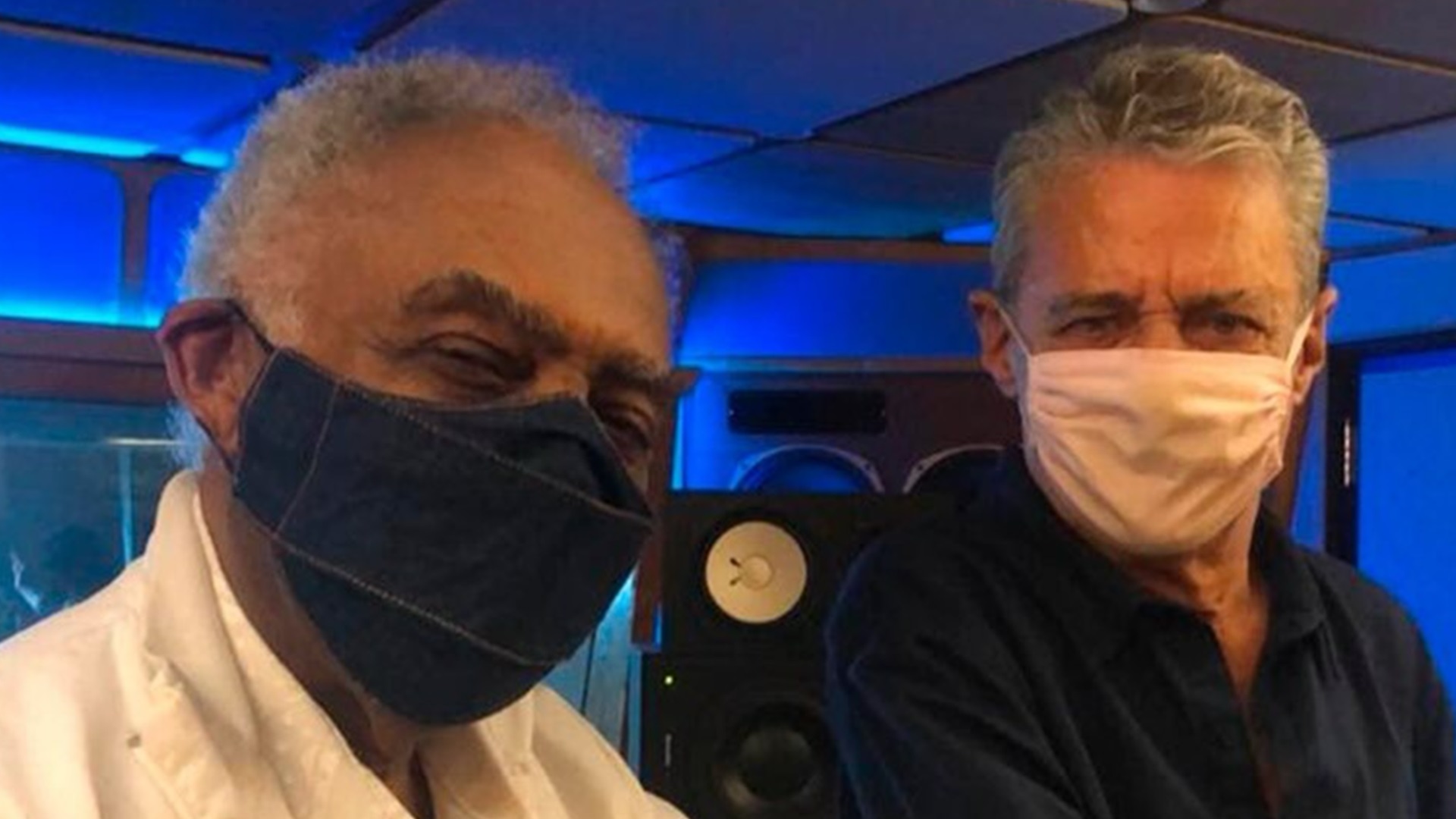Chico Buarque aparece em fotos raras ao lado de Gilberto Gil: “Amizade”