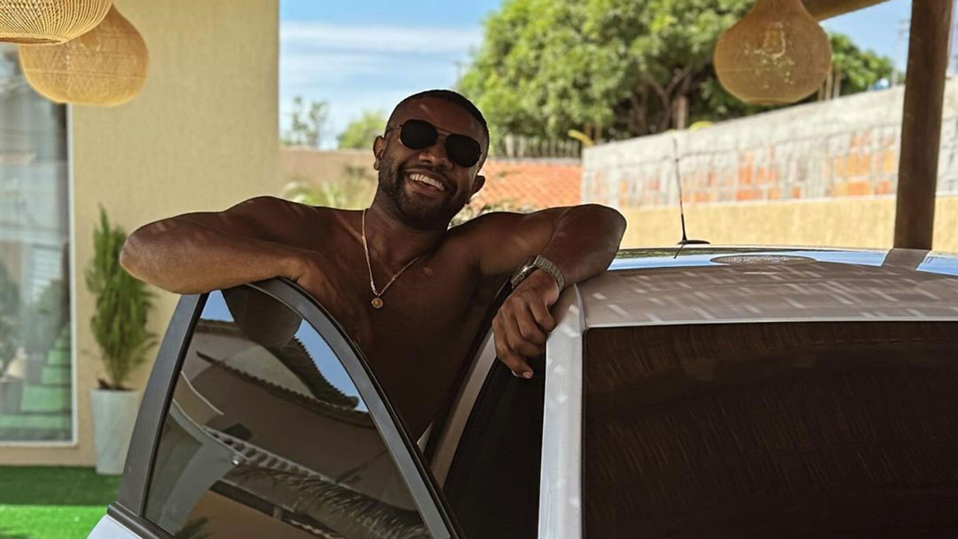 Davi Brito, campeão do BBB24, mostra vida de ostentação na web