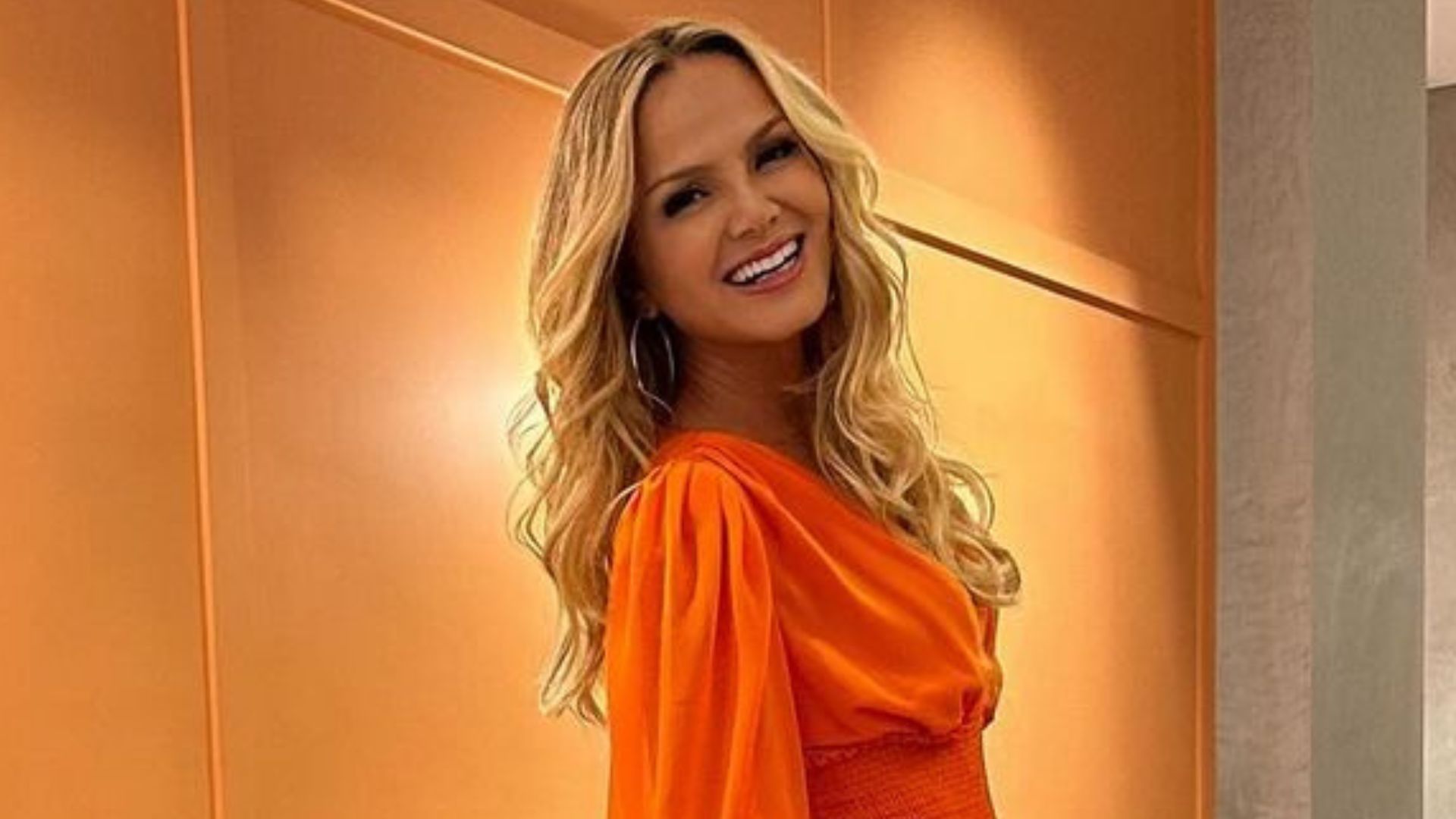 Eliana deve anunciar sua ida para Globo em breve, diz colunista
