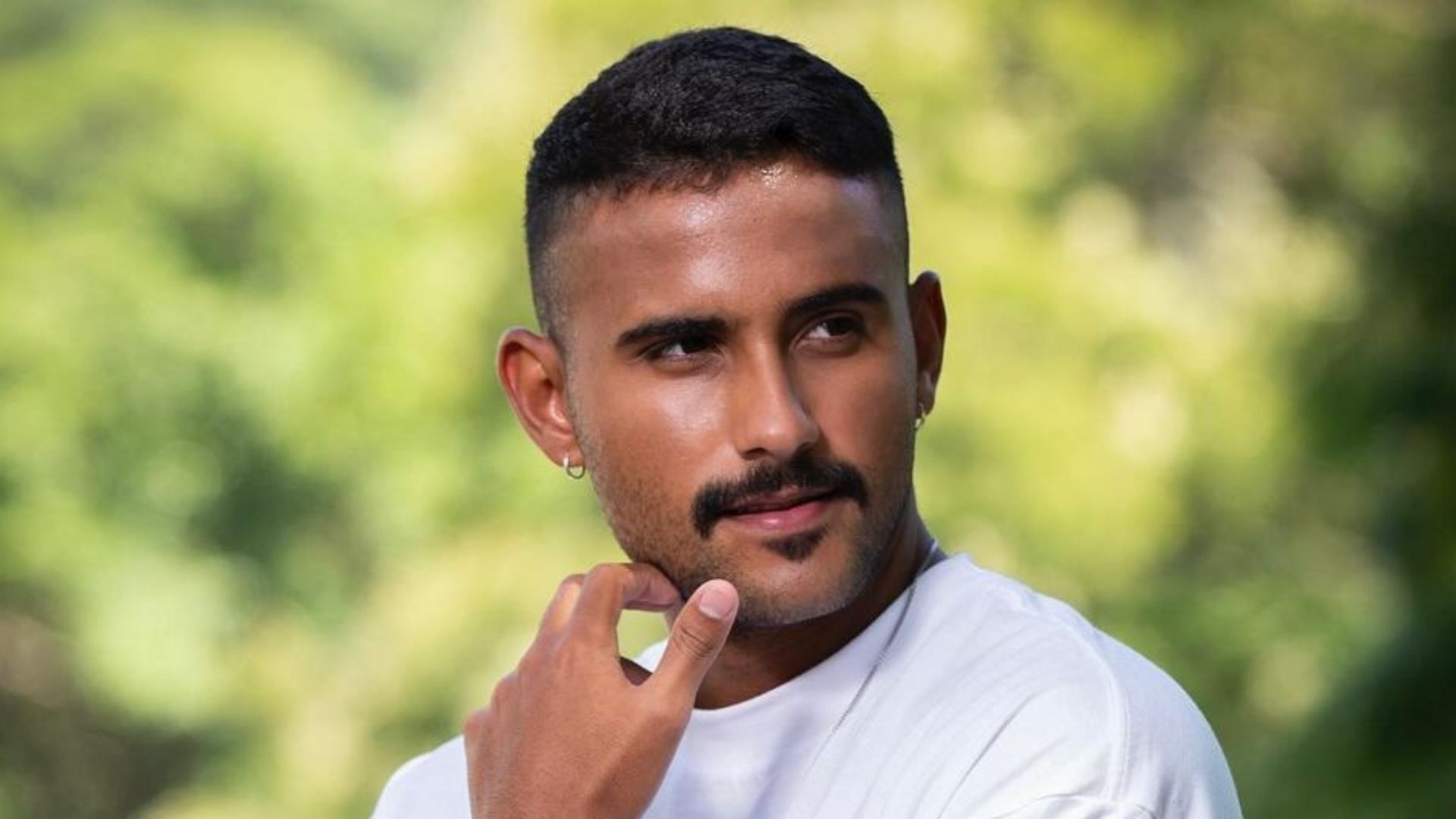 Ex-BBB Lucas Pizane rebate comentário negativo sobre seu corpo: “Sofro pressão”