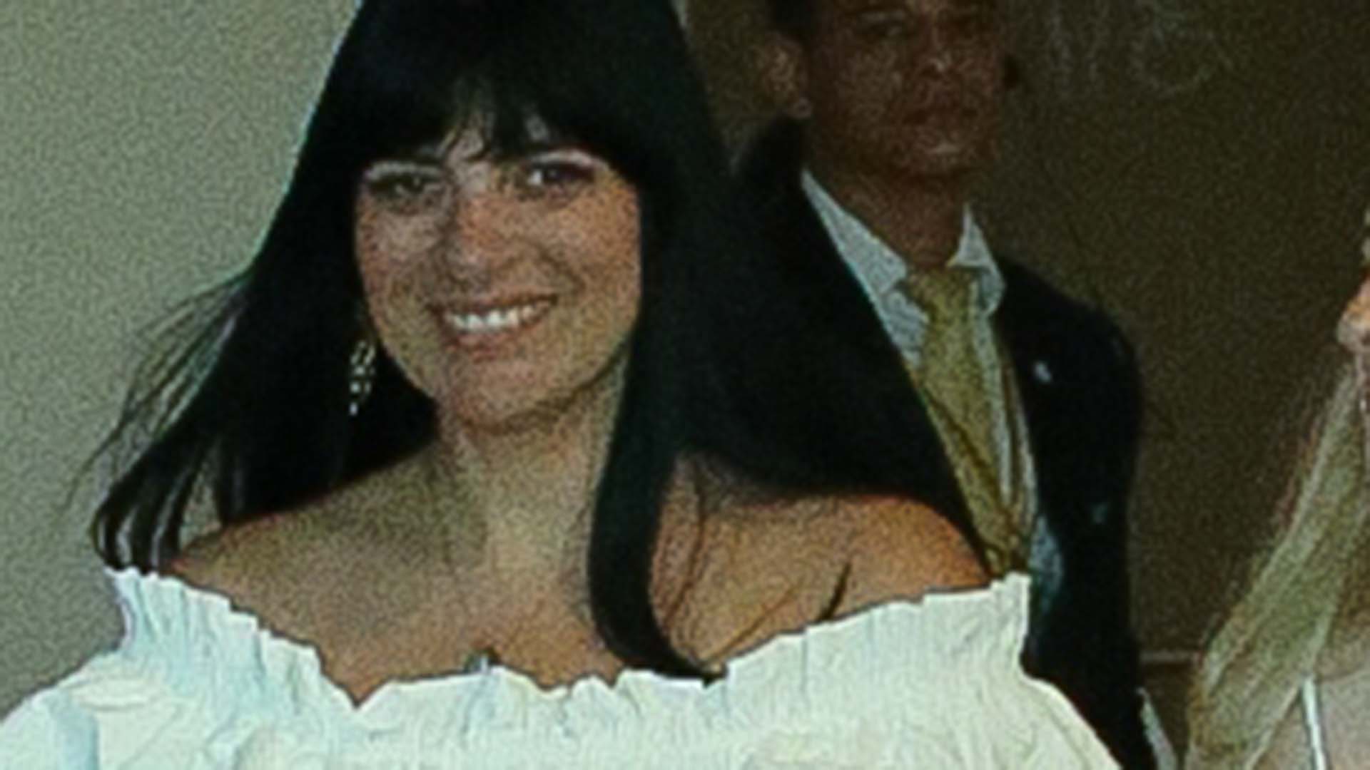 Fernanda Brum faz rara aparição com a filha em passeio no shopping