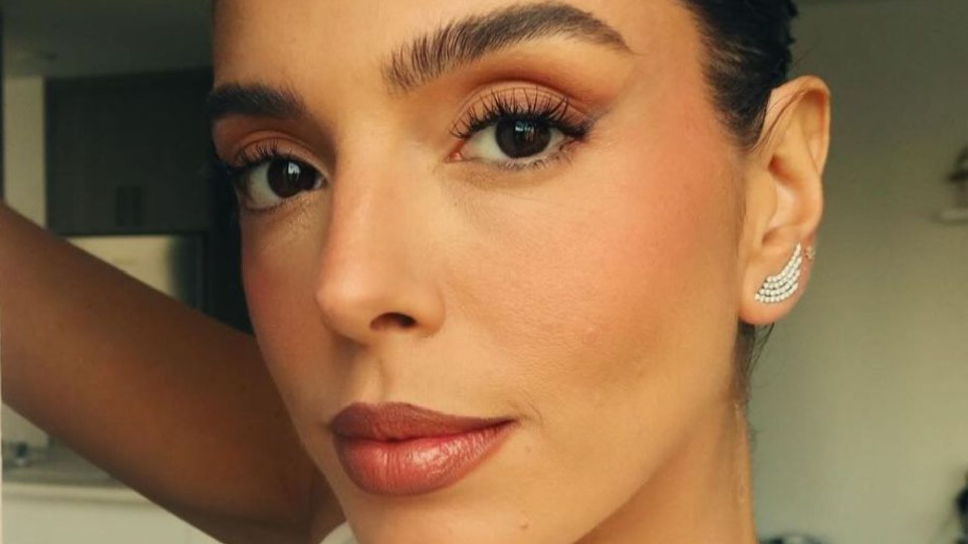 Giovanna Lancellotti renova visual após reconstrução capilar