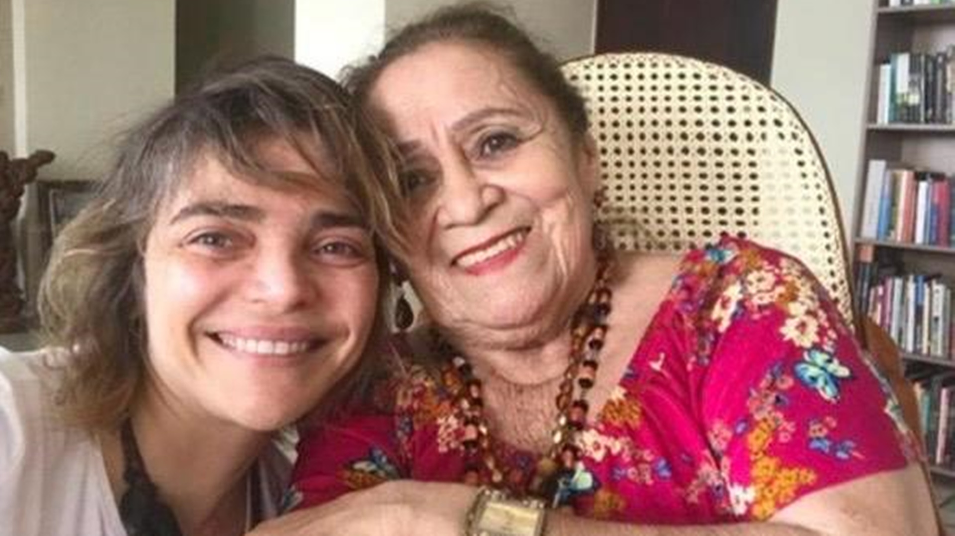 Filha de Ilva Ninõ em Cheias de Charme, Titina Medeiros se emociona em despedida: ‘Mulher gigante’