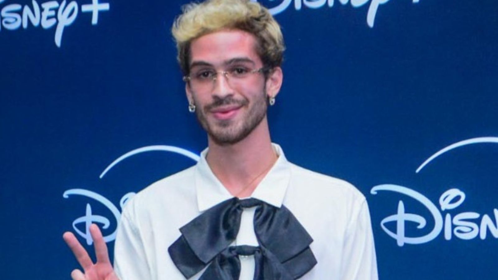 João Guilherme divide opiniões ao ousar com look em evento: ‘Gostos peculiares’