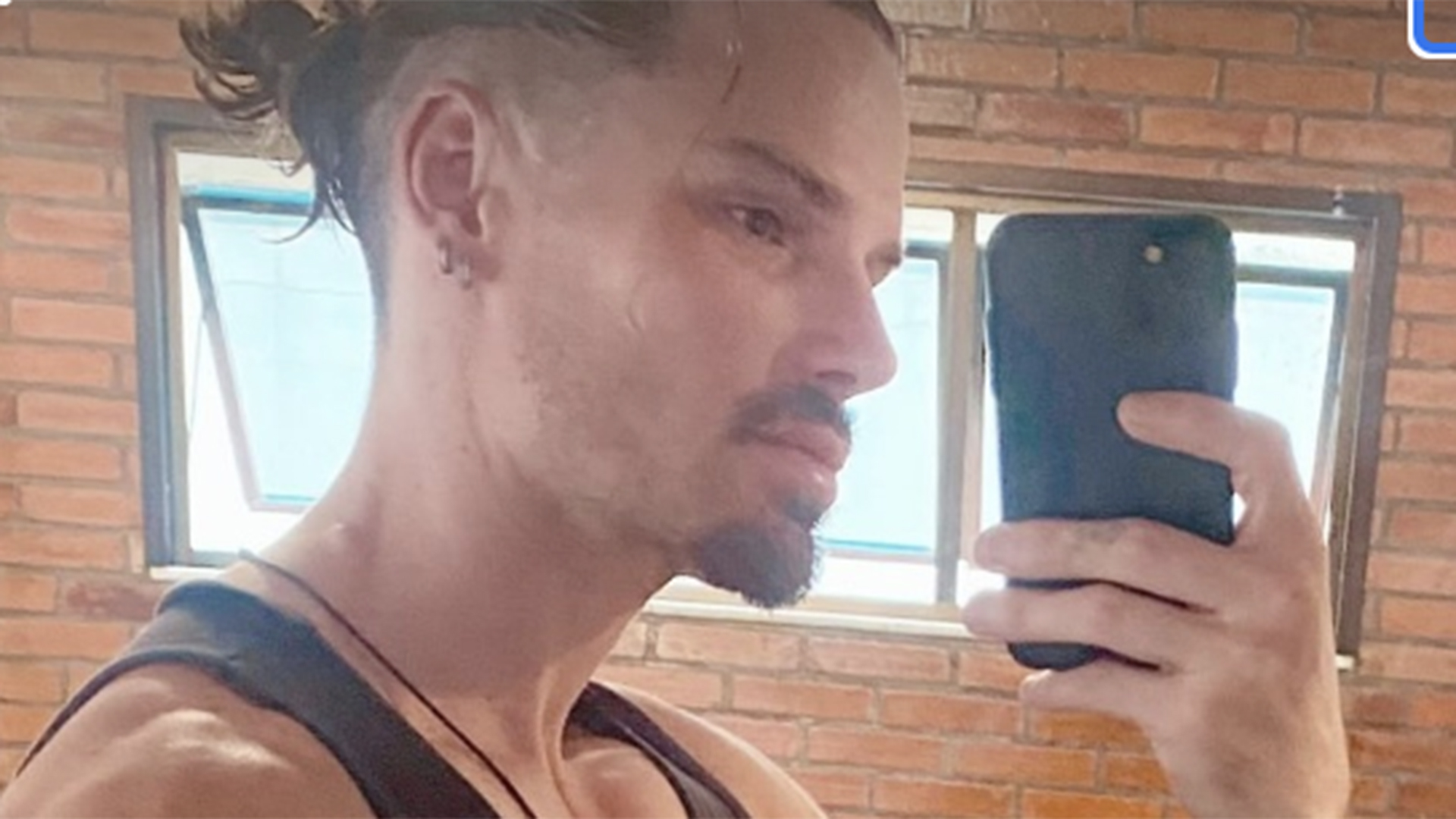 Lembra dele? Jônatas Faro reaparece musculoso nas redes sociais