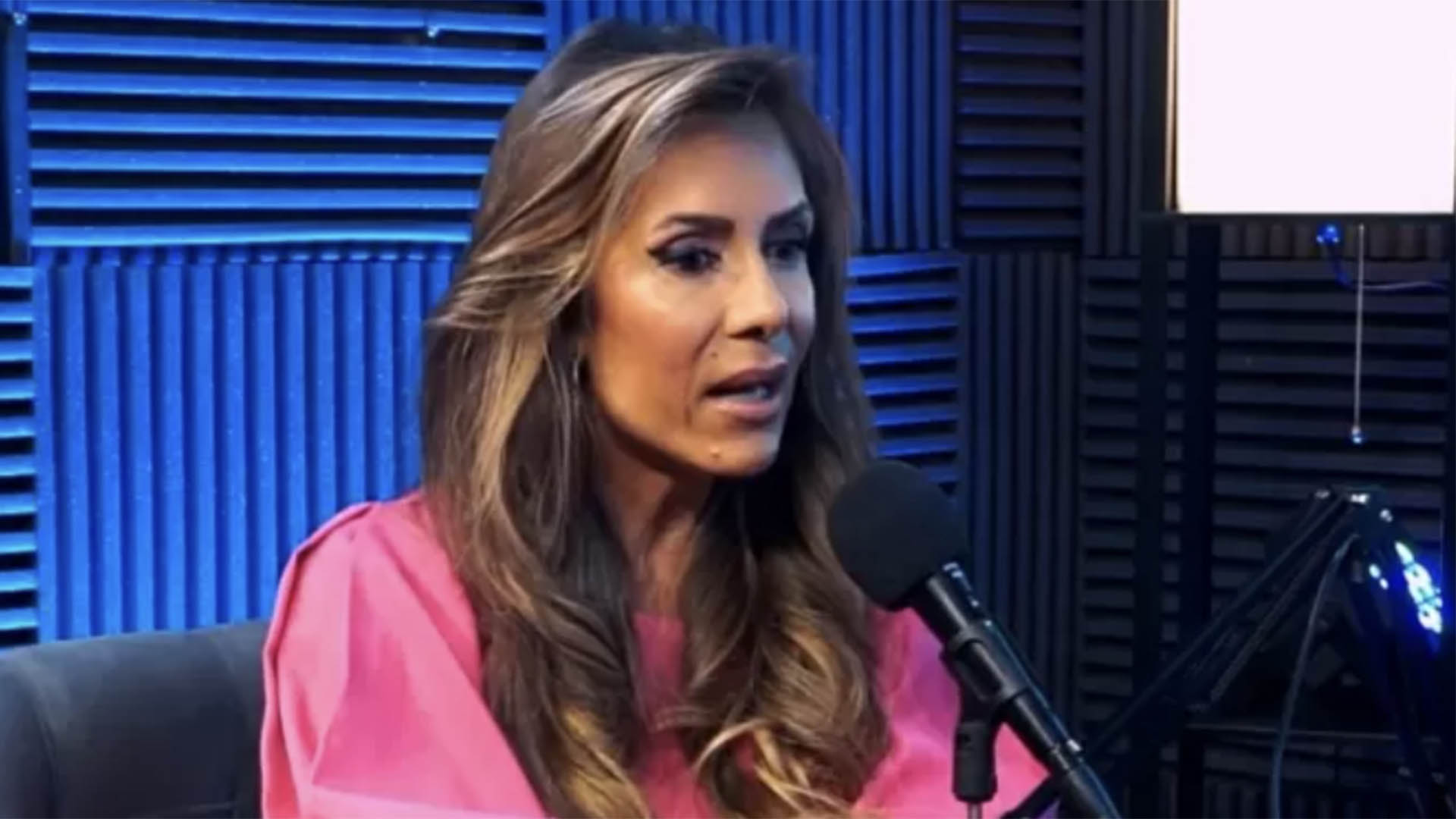 Apresentadora surpreende com motivo para ter sido demitida da RecordTV