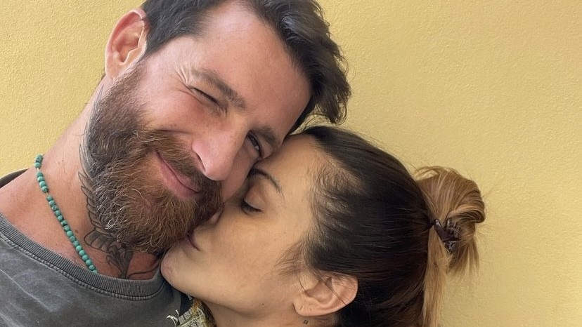 Leandro D’Lucca, marido de Cleo, recebe alta após acidente