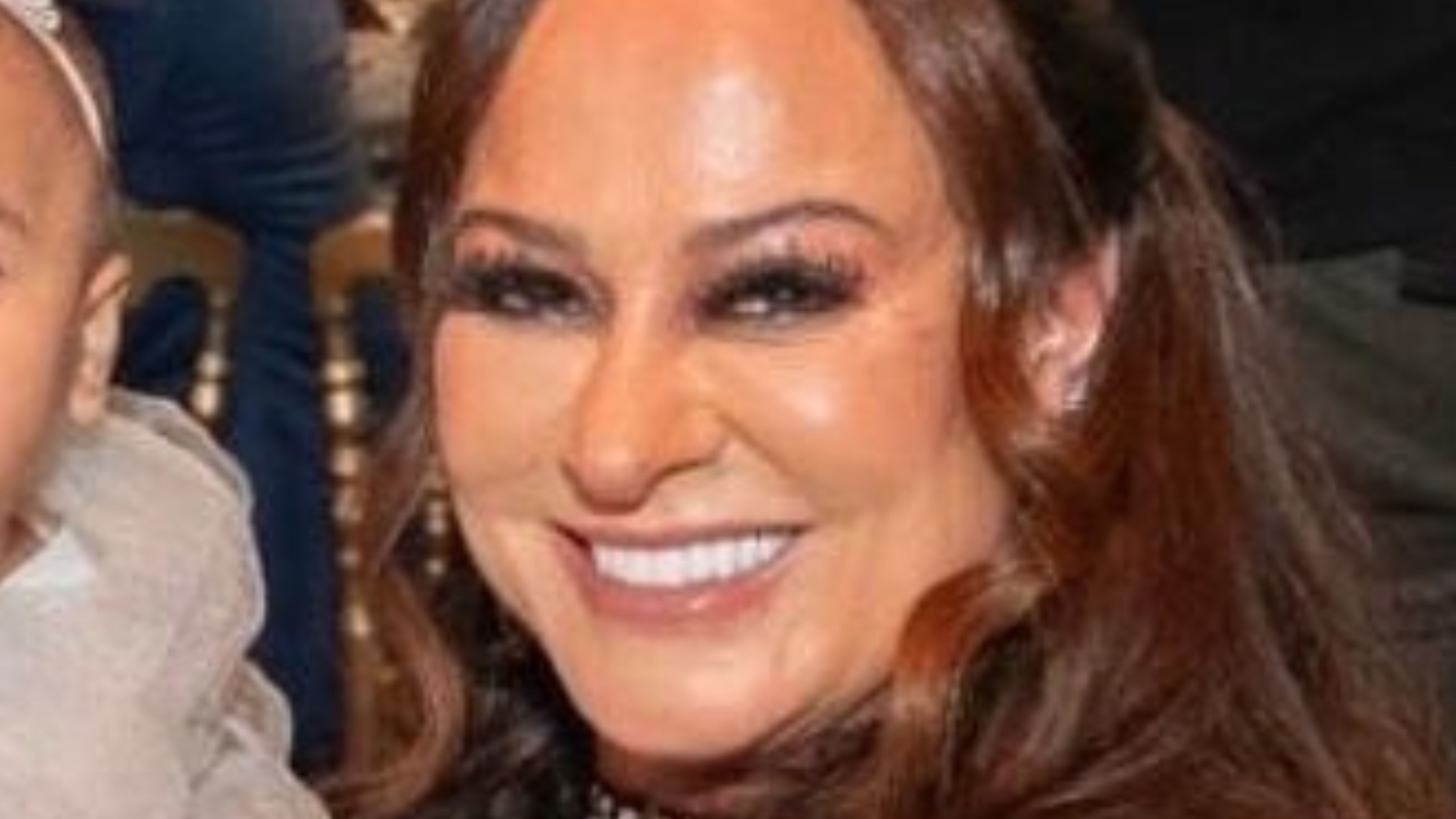Mãe de Neymar esbanja fofura em nova foto com a neta, Mavie