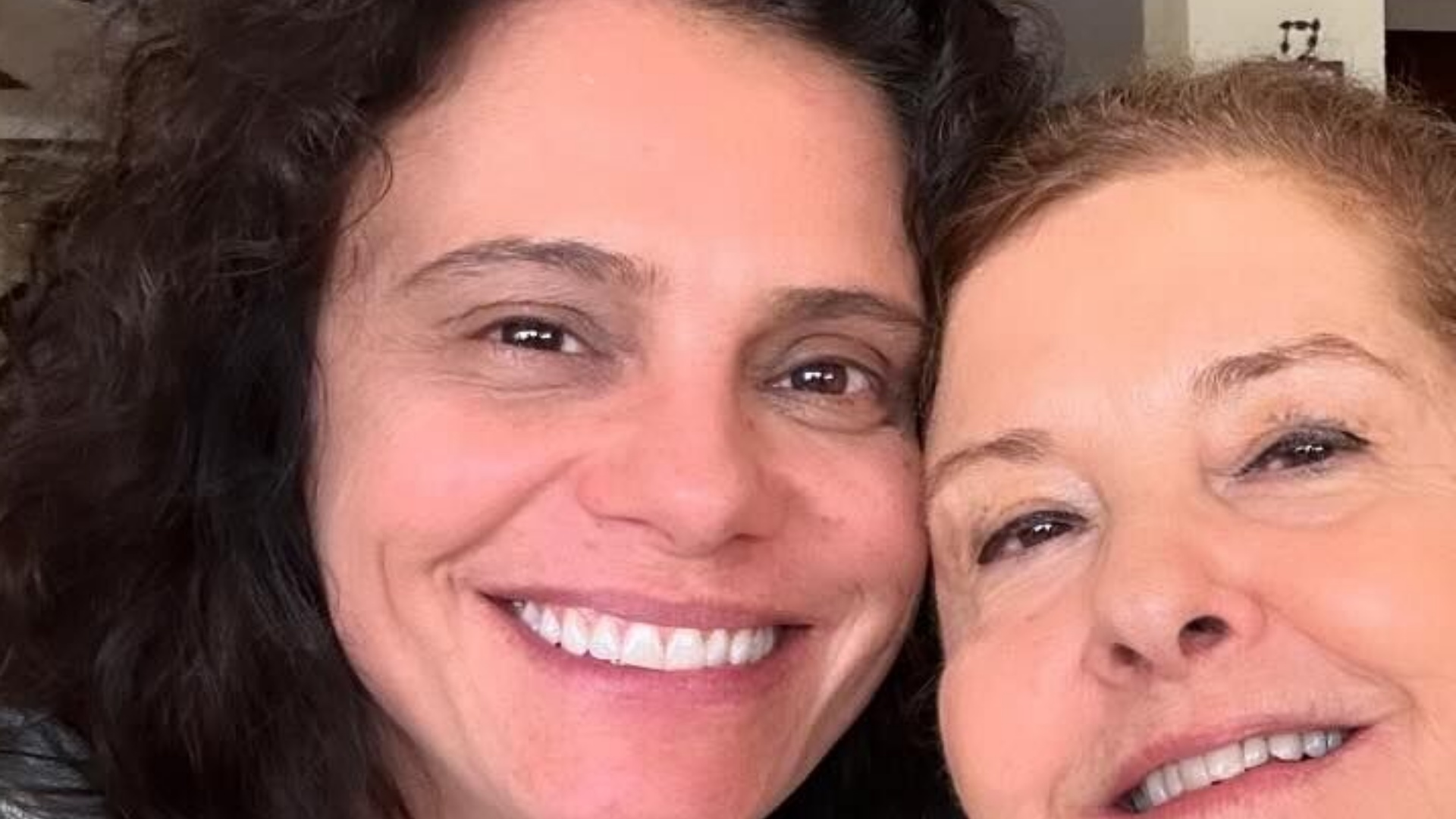 Malu Galli posta clique raro ao comemorar aniversário da mãe: “Te amo”