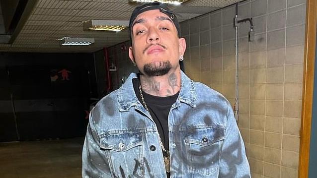 Mc Binn celebra perda de peso e revela desejo de fazer cirurgia reparadora
