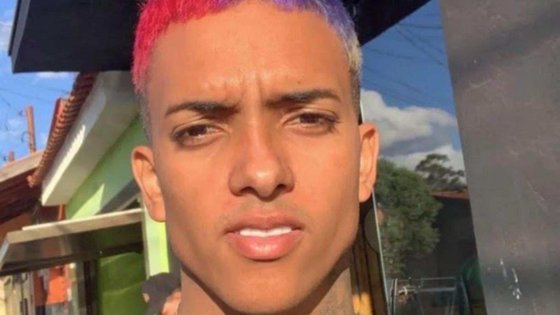 Equipe atualiza quadro de saúde de MC Brinquedo após acidente de carro