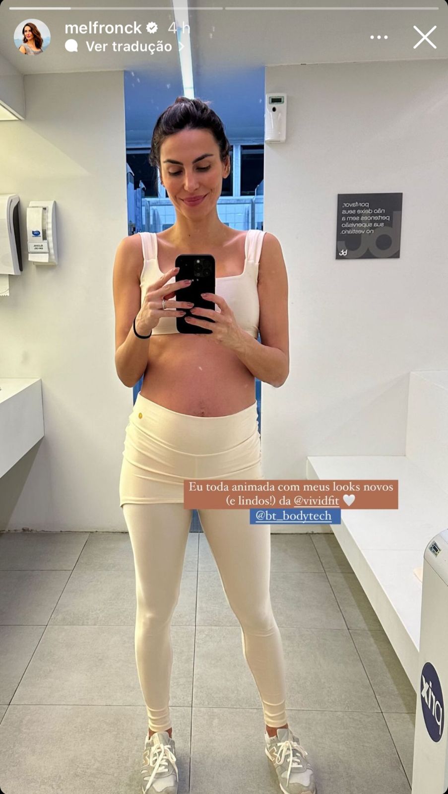 Mel Fronckowiak impressiona ao exibir barrigão da gravidez com Rodrigo Santoro