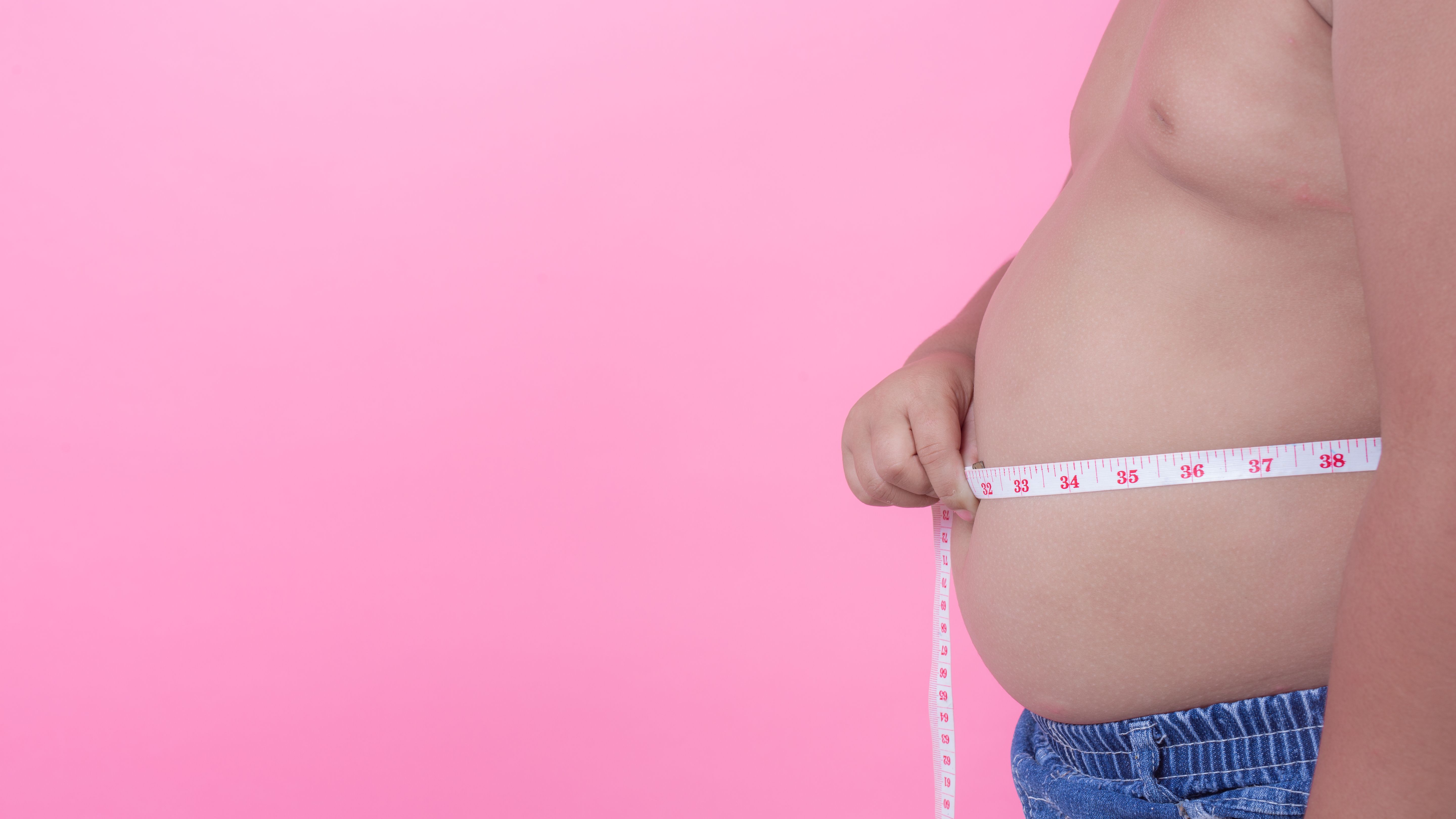 Nutricionista faz alerta sobre peso a homens acima de 50 anos; entenda