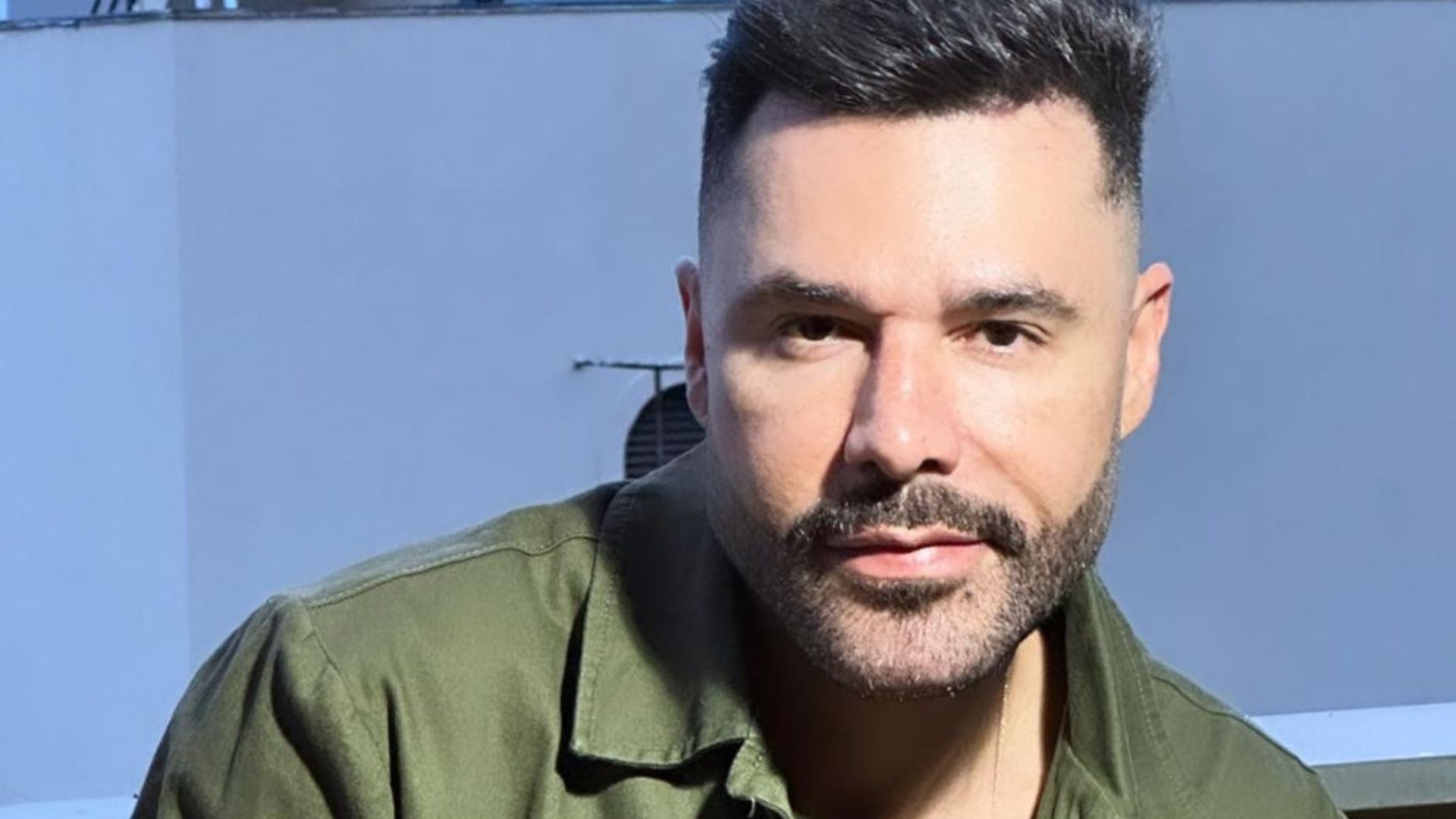 Rodrigo Sant’anna revela planos de aumentar a família com o namorado