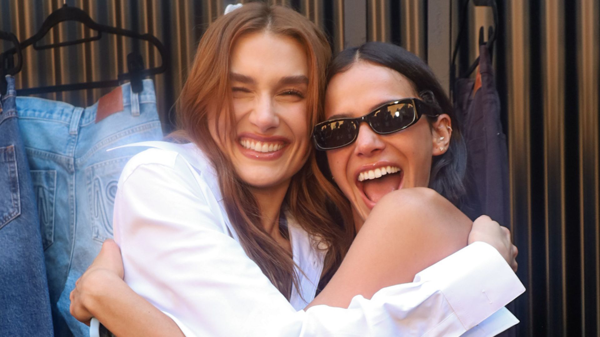 Sasha Meneghel se emociona ao receber Bruna Marquezine em seu desfile