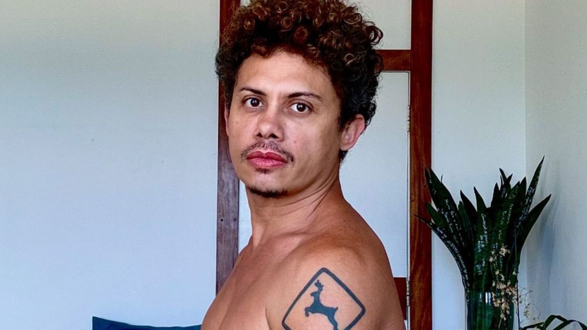 Silvero Pereira revela ter sofrido violência sexual na infância: ‘Ferida’
