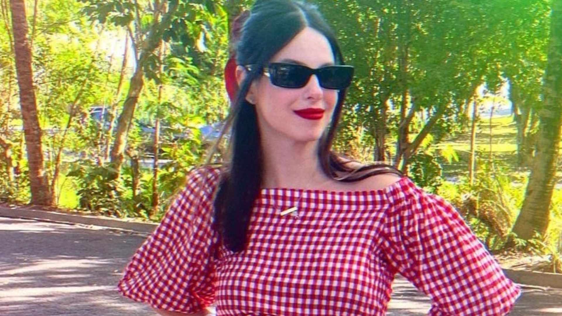 Sthefany Brito mostra barrigão na festa junina do filho: ‘Única roupa’