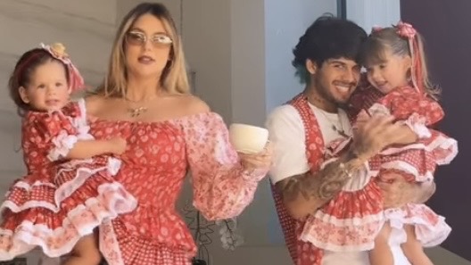 Virginia Fonseca combina look com a família para festa junina da filha