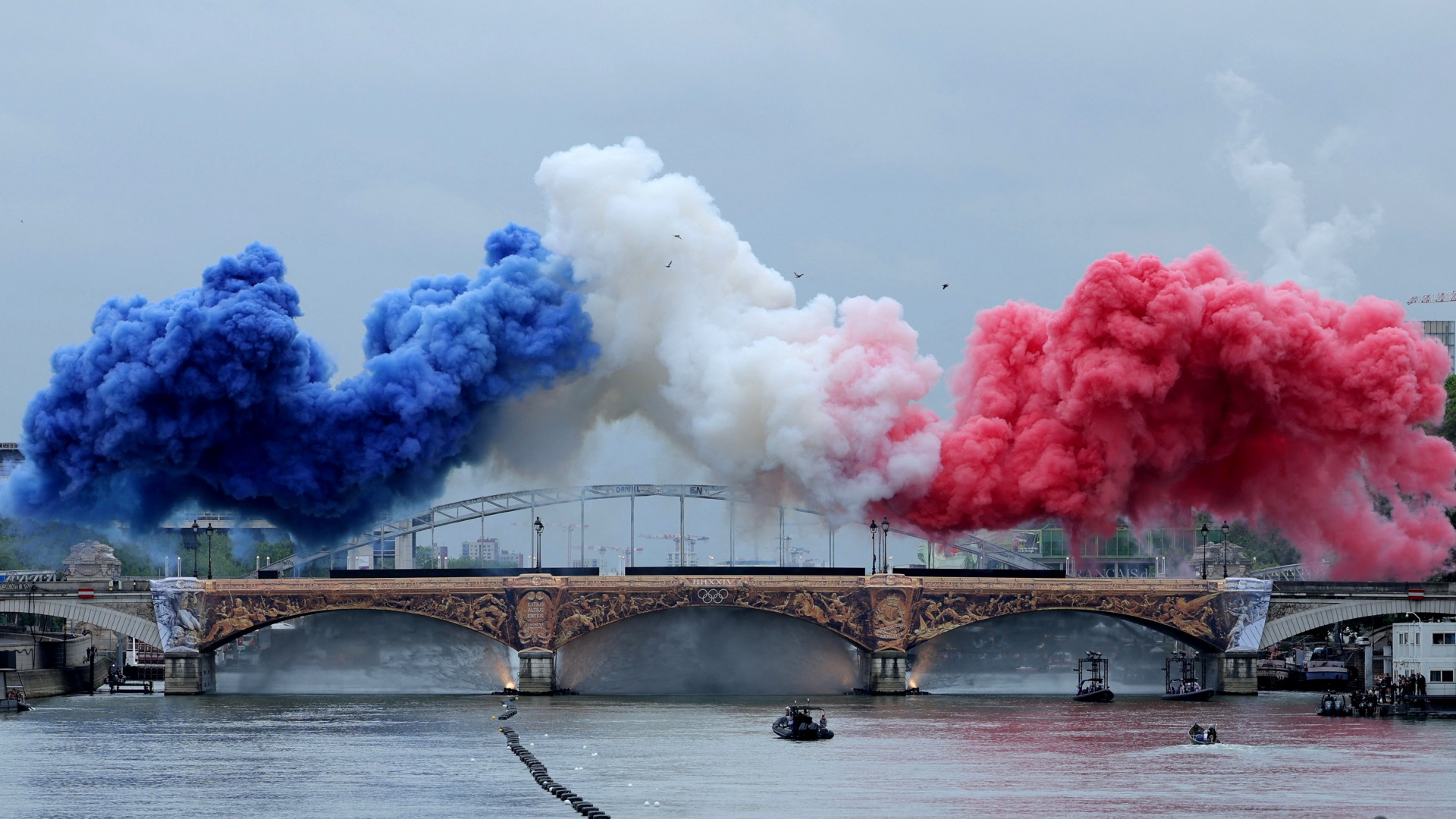Show de fumaças na cerimônia de abertura das Olimpíadas de Paris vira meme na web
