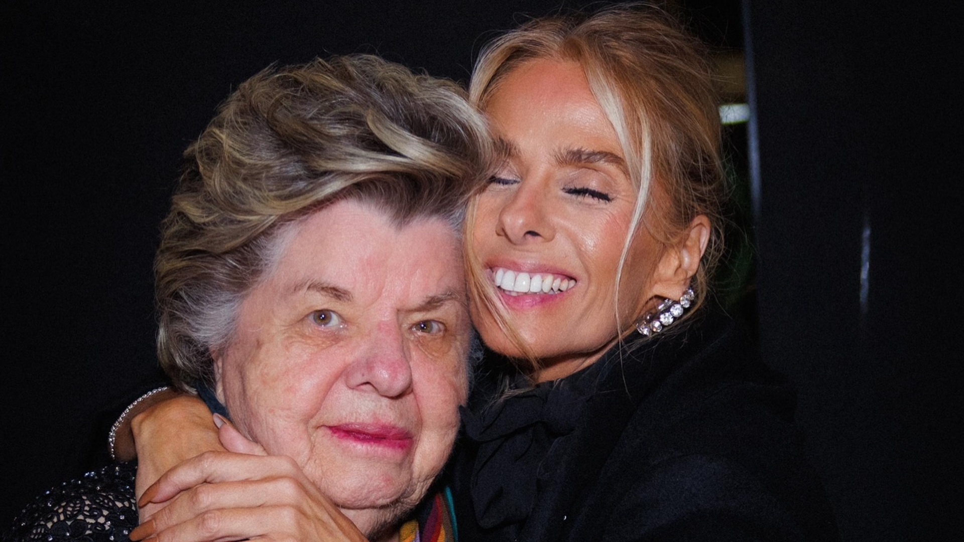 Adriane Galisteu presta bela homenagem no aniversário da mãe: “Minha vida”