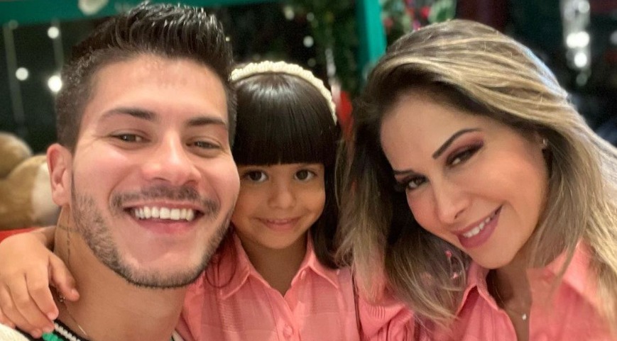 Advogada dá alerta a Arthur Aguiar e Maira Cardi após nova polêmica: ‘Danos’