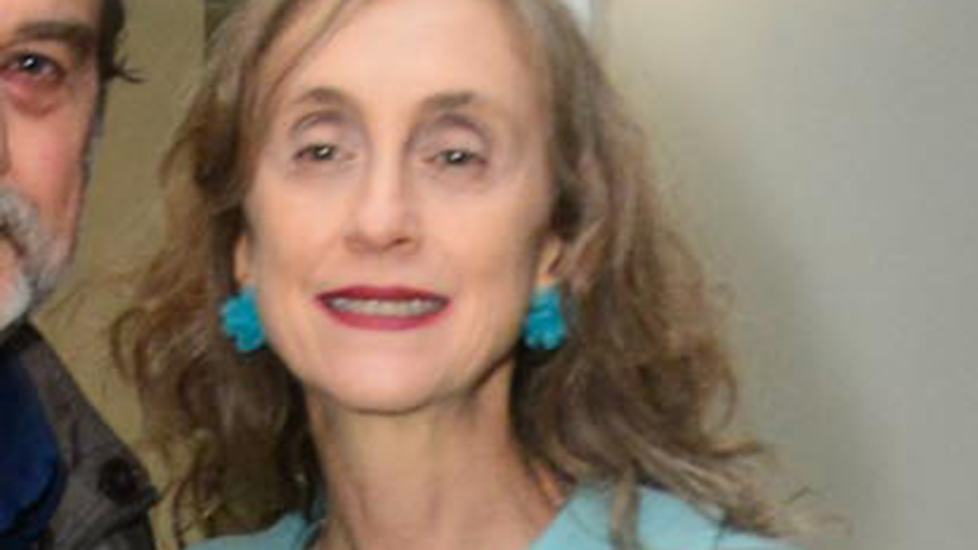 Betty Gofman faz rara aparição com seu marido. Saiba quem é