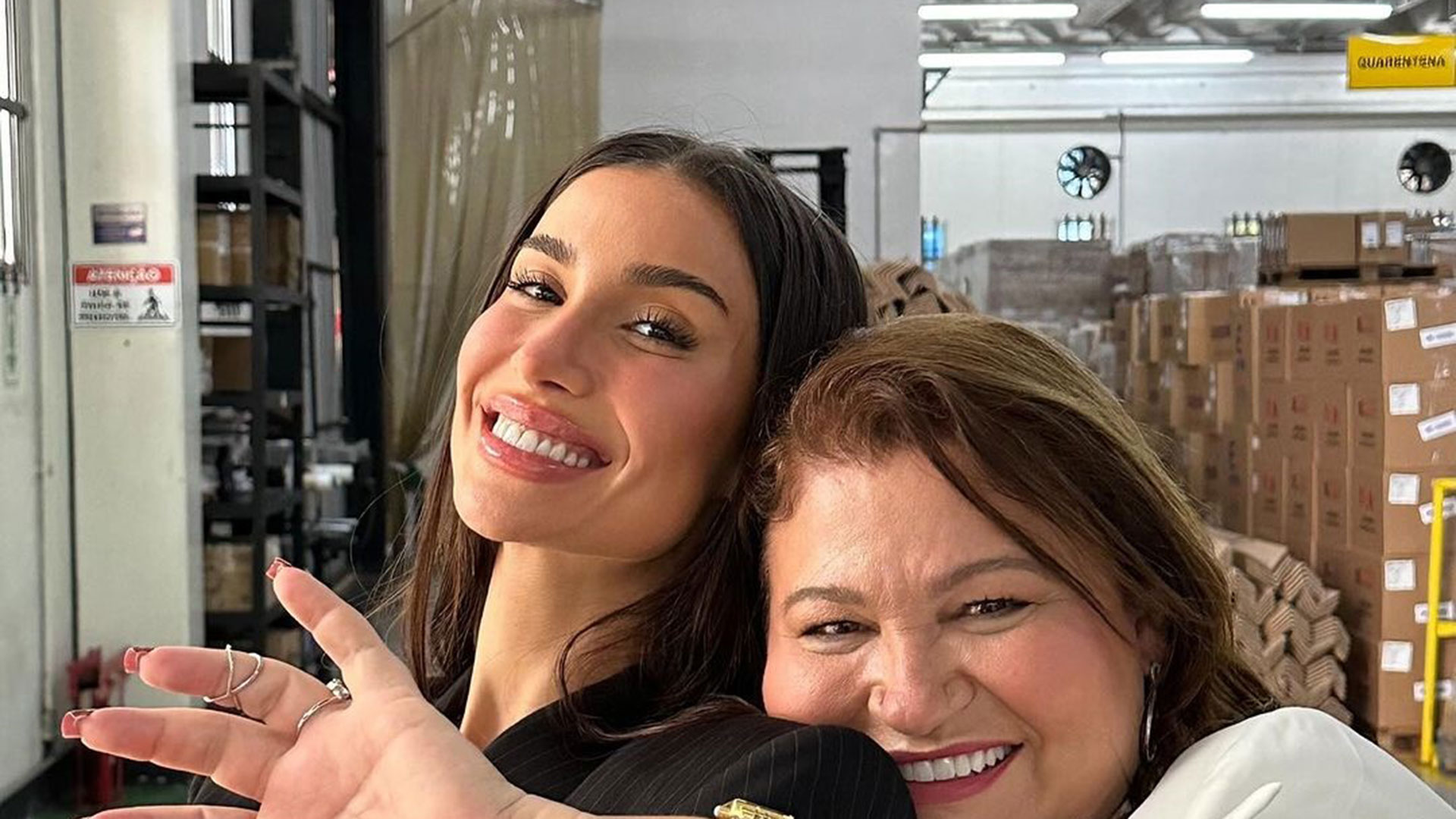 Bianca Andrade faz tatuagem com a mãe e se declara para a matriarca