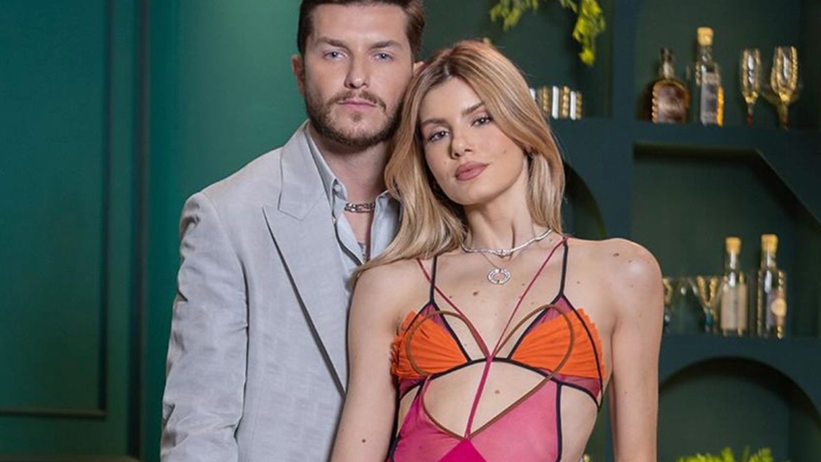 Camila Queiroz e Klebber Toledo se pronunciam sobre caso de abuso em reality