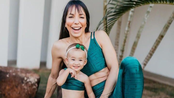 Carol Borba faz desabafo sobre a maternidade: ‘Ganhei haters depois que virei mãe’