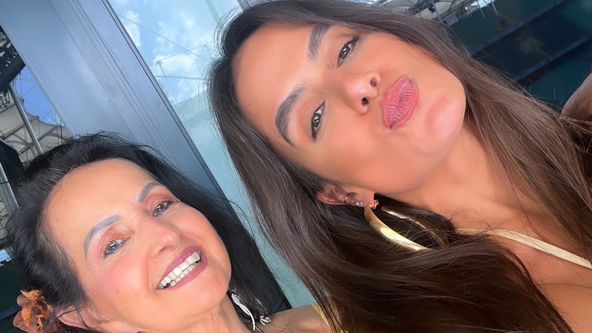 Carol Peixinho divide cliques raros no aniversário da mãe: “Você é única”