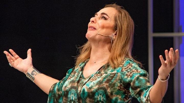 Cissa Guimarães dedica volta de espetáculo ao filho Rafael: ‘Deixou todo esse presente’