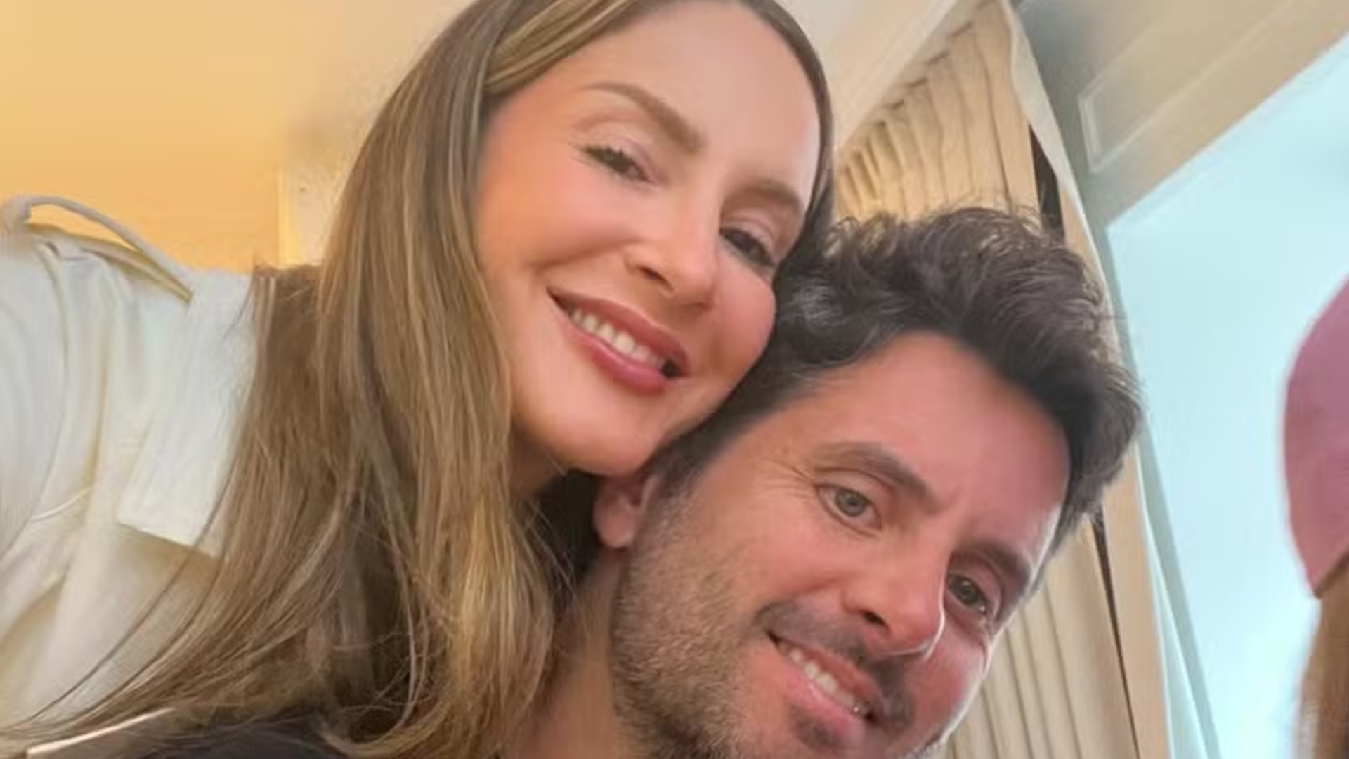 Claudia Leitte ganha declaração romântica do marido em data especial