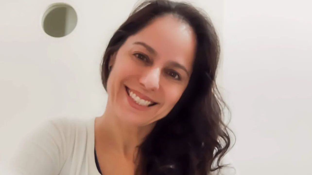 Cláudia Mauro recorda assédio sofrido nos bastidores da Escolinha: ‘Cismou comigo’