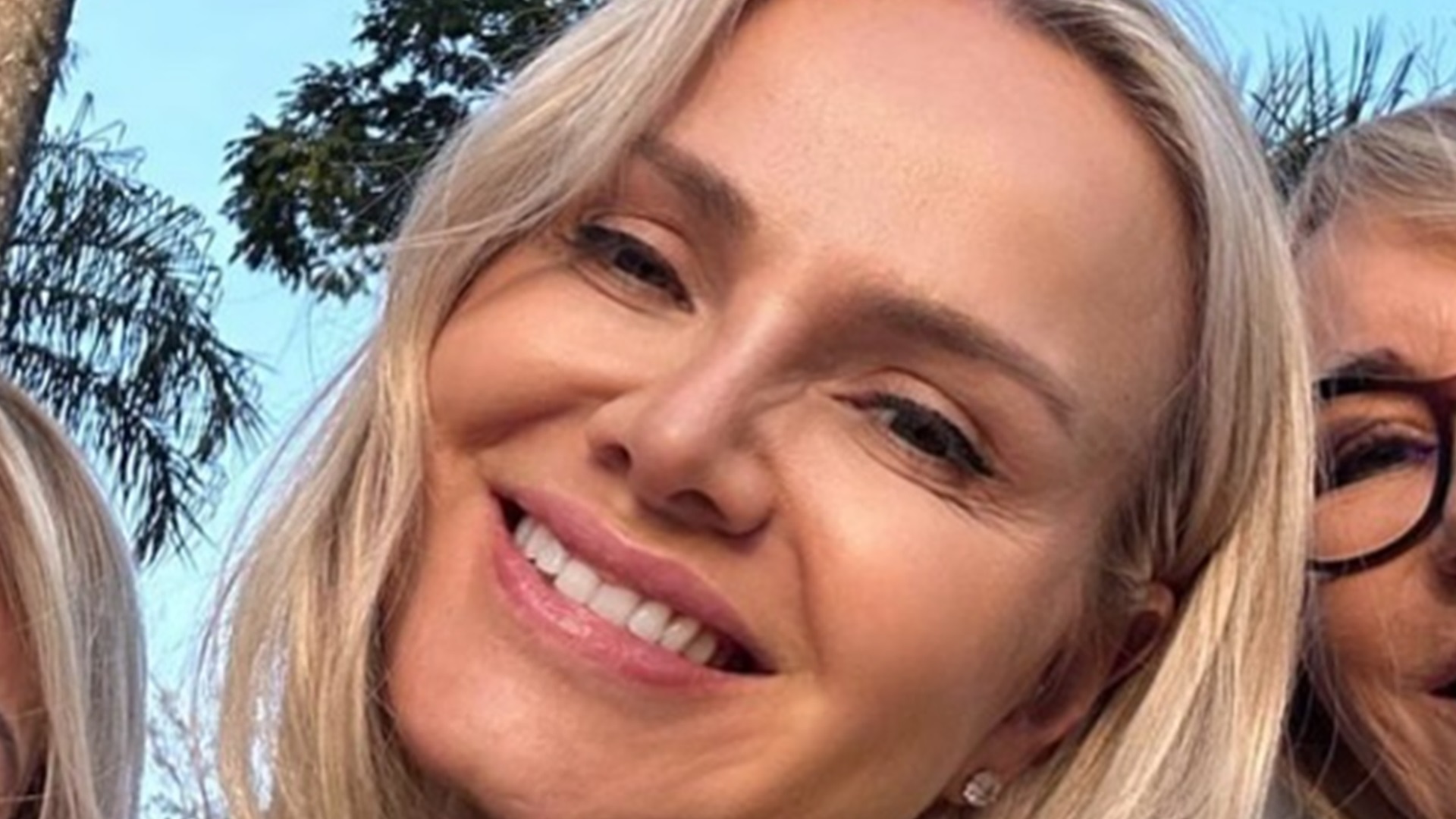 Eliana impressiona ao surgir com a mãe e a irmã: “Genética de milhões”