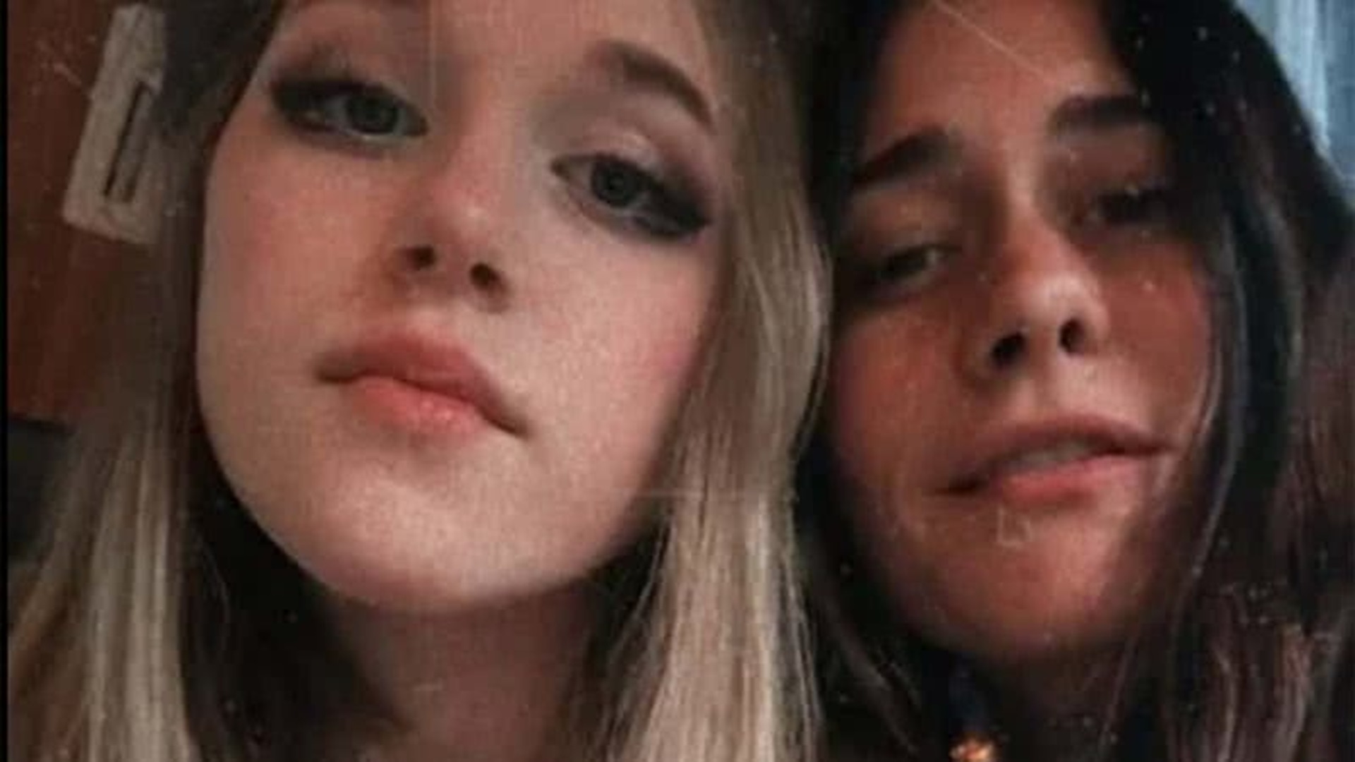 Filha de Alessandra Negrini surge em clique raro ao lado do noivo