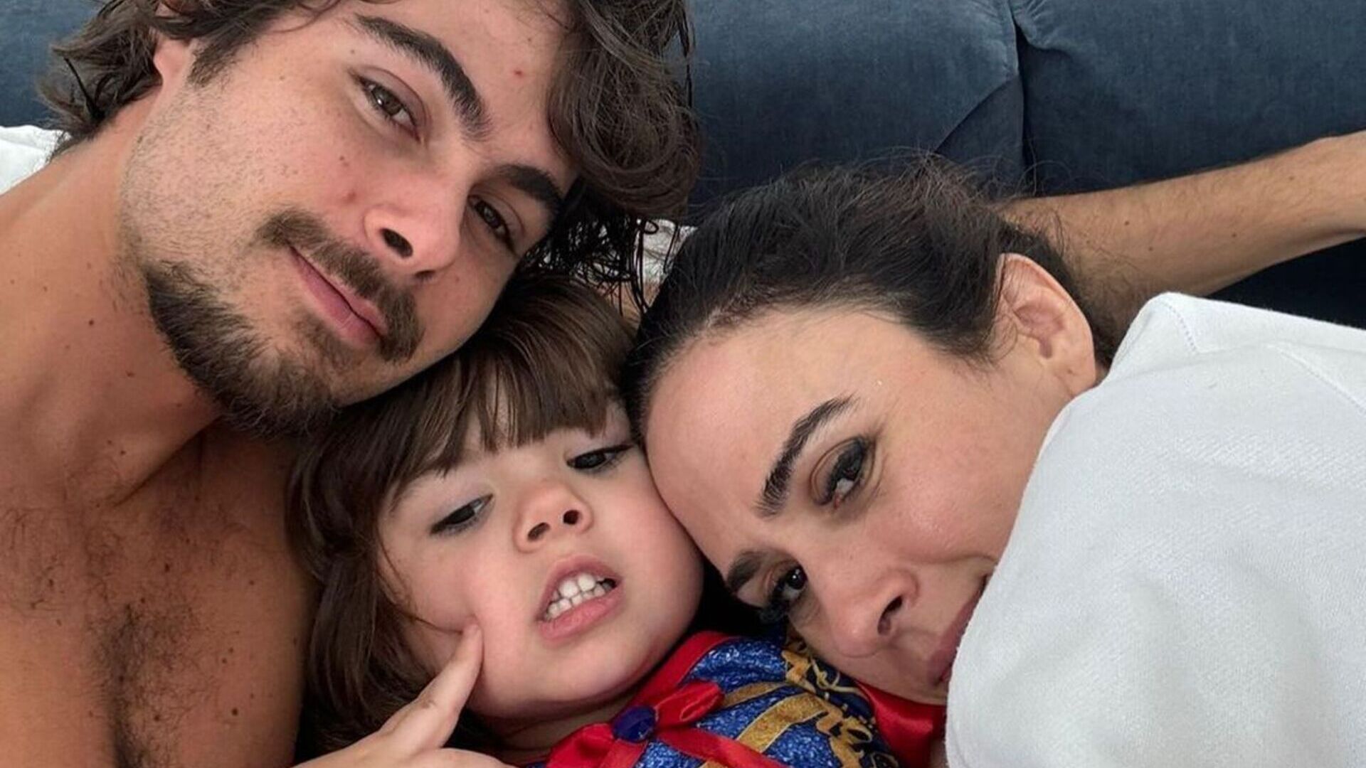 Filha de Tata Werneck e Rafa Vitti encanta ao surgir fantasiada de princesa