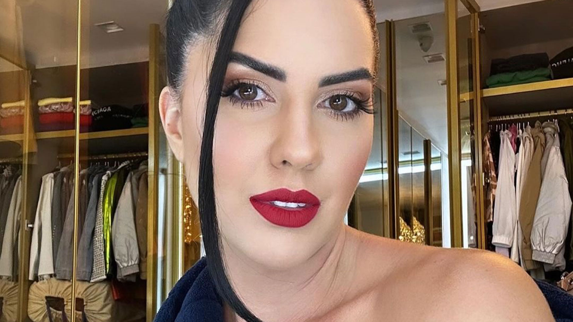 Grávida, Graciele Lacerda mostra a barriguinha discreta