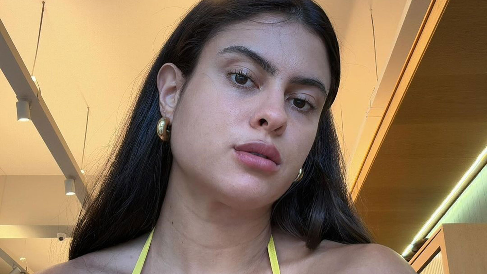 Ex-BBB Hana Khalil abre o coração após deixar o veganismo