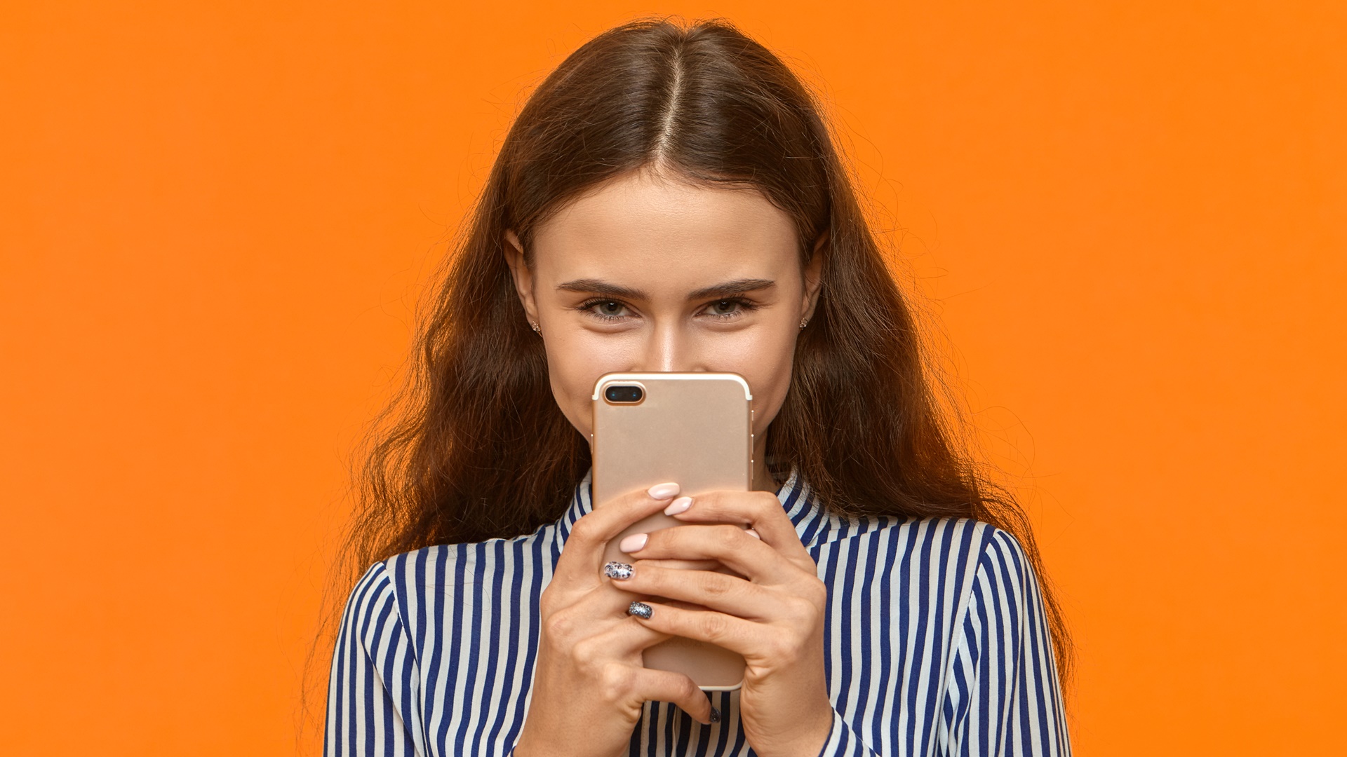 Psicóloga explica impactos da vida digital na personalidade e alerta: ‘A gente tem papéis’