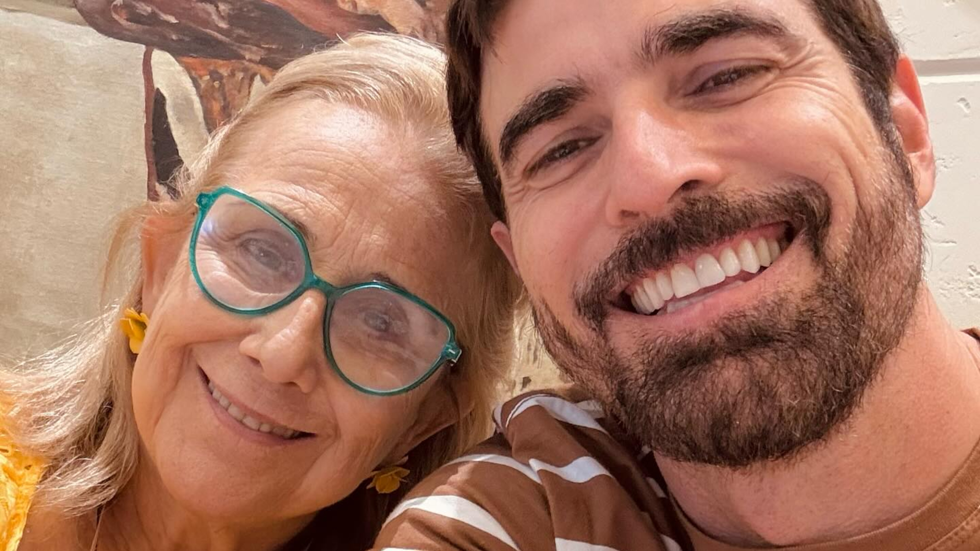 Mãe de Reynaldo Gianechinni capota carro em Birigui, cidade do interior de SP