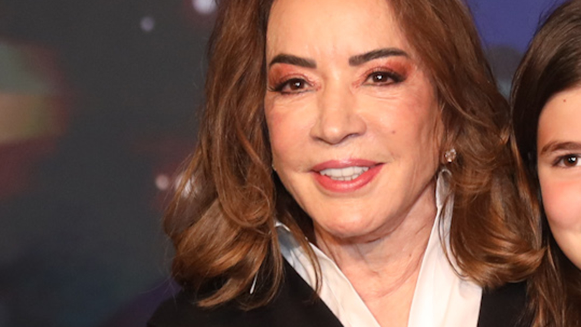 Íris Abravanel faz rara aparição com duas netas em evento no SBT