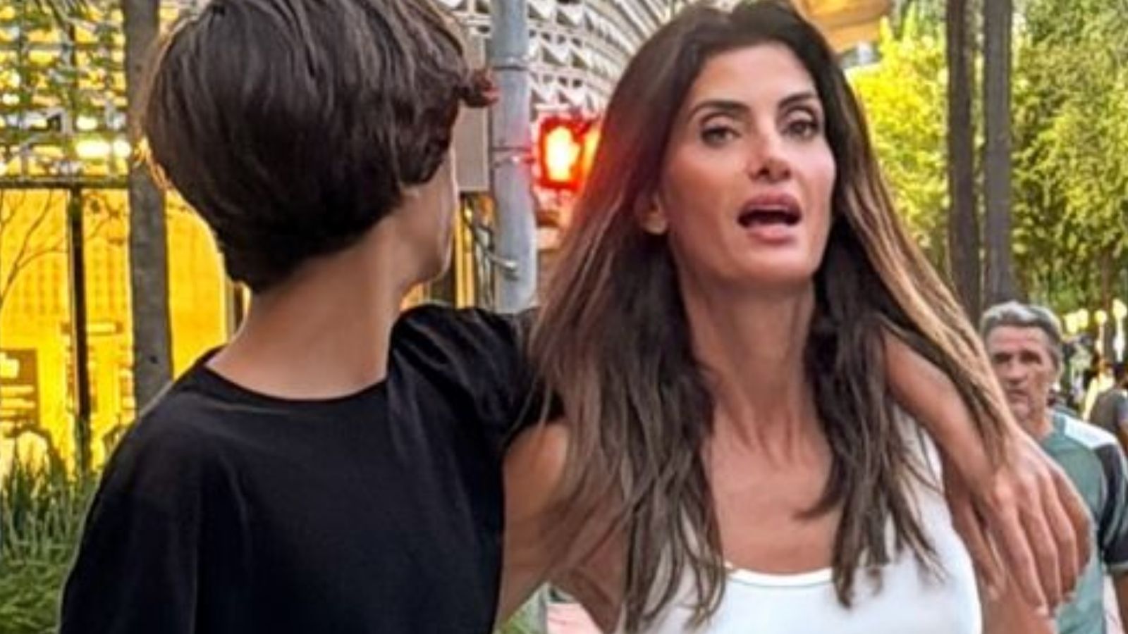 Isabella Fiorentino se espanta com o tamanho do filho em fotos raras: “Gente!”