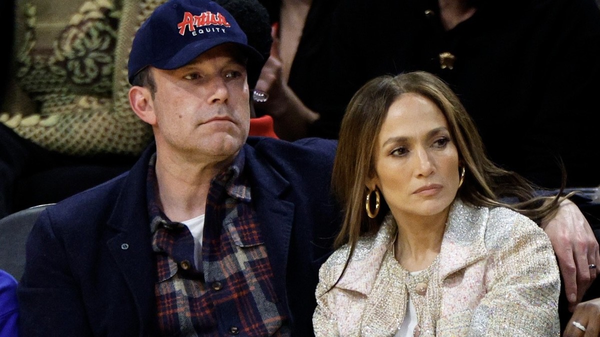 Jennifer Lopez e Ben Affleck passam aniversário de casamento separados