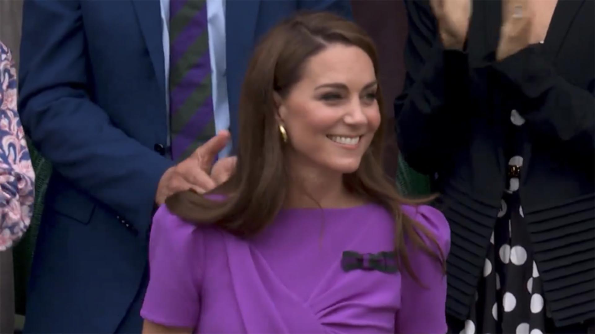 Kate Middleton reaparece em público durante a luta contra o câncer
