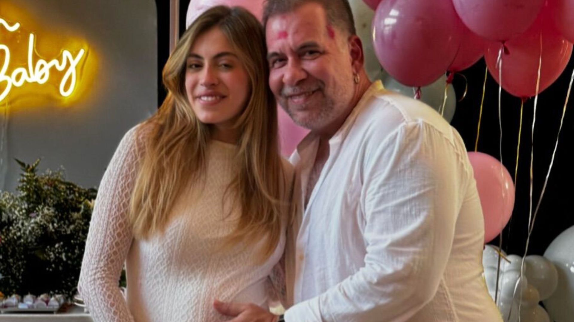 Leandro Hassum posa com a filha grávida e se derrete em data especial
